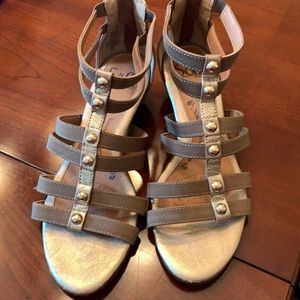 Womens gladiator sandals 6.5M by Sofft